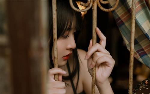 欧洲无人区一线二线三线奖章换金头盔，助力少女称霸排行榜！