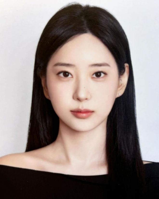 星刃游戏女主申在恩高清美照及游戏类型解析