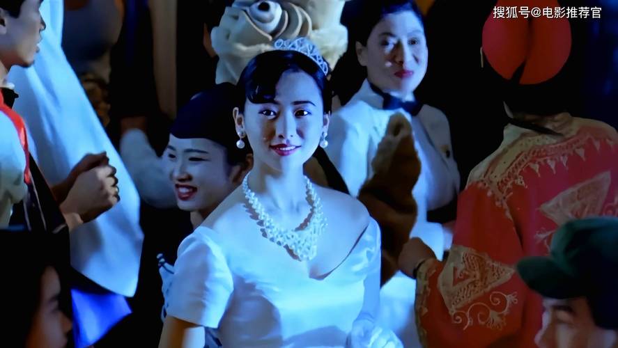 翁虹挡不住的风情经典角色解析：90年代港风造型与女性形象深度解读